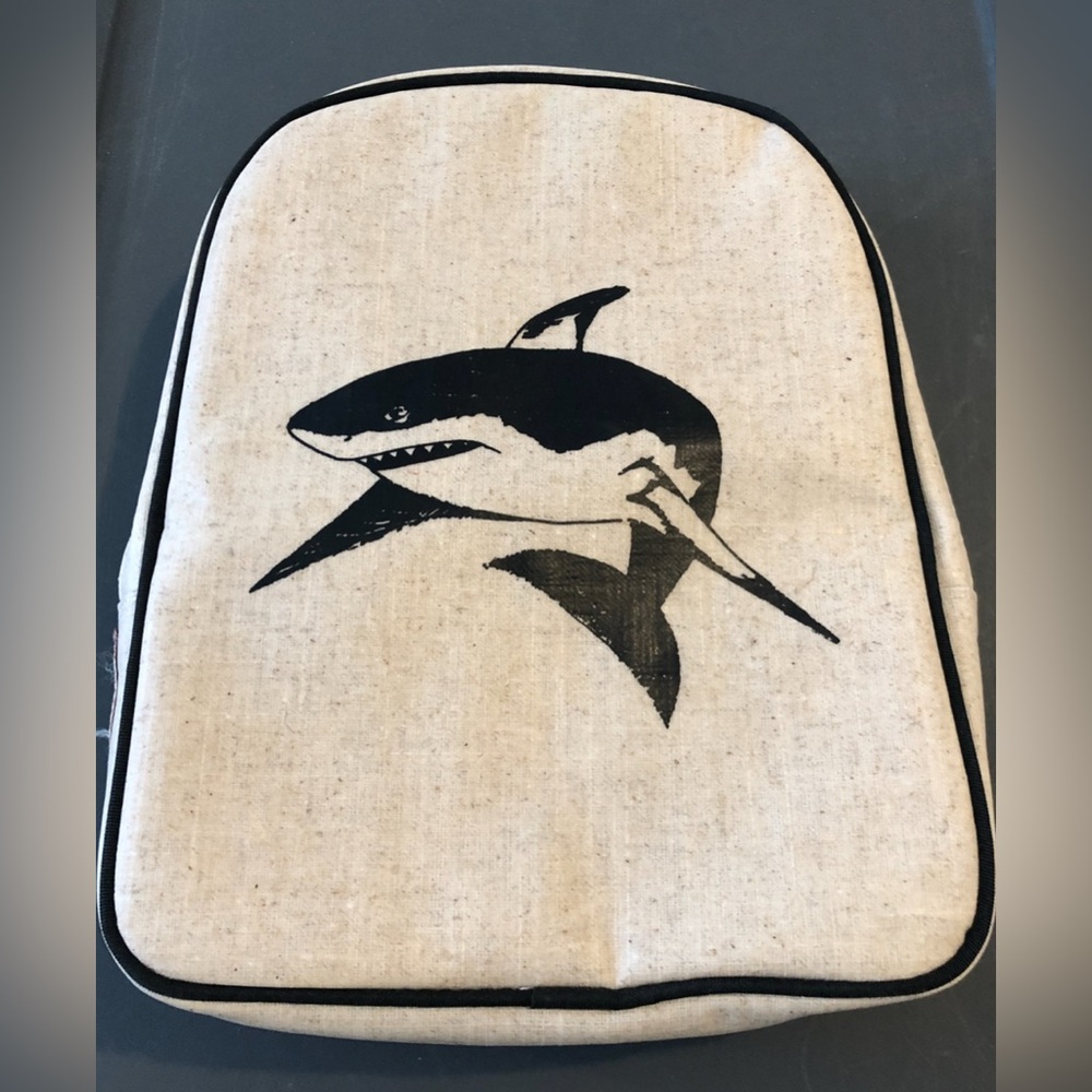 Kids Shark Design Lunch Kit in Black and Cream
